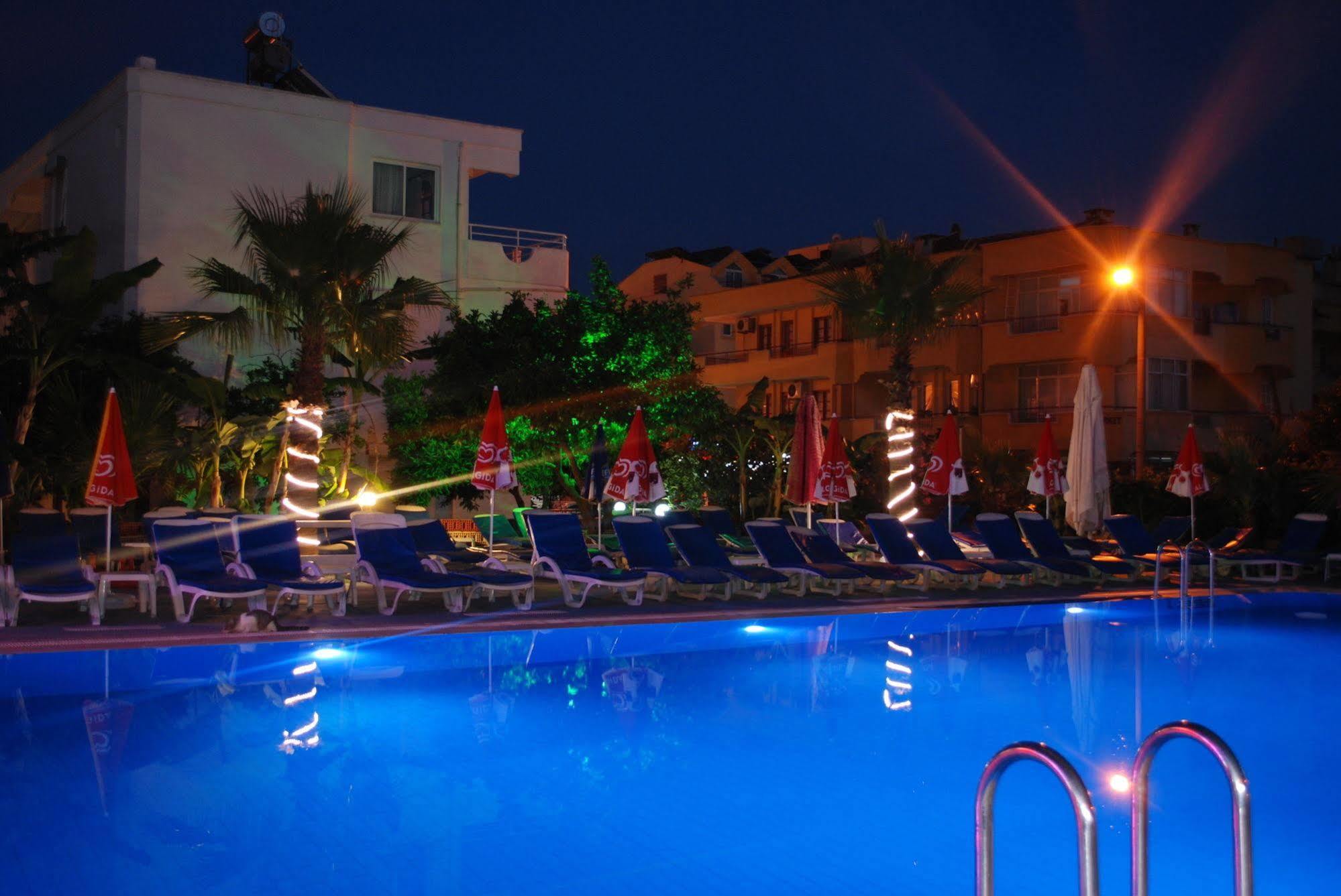 Sun Apartments Marmaris Buitenkant foto