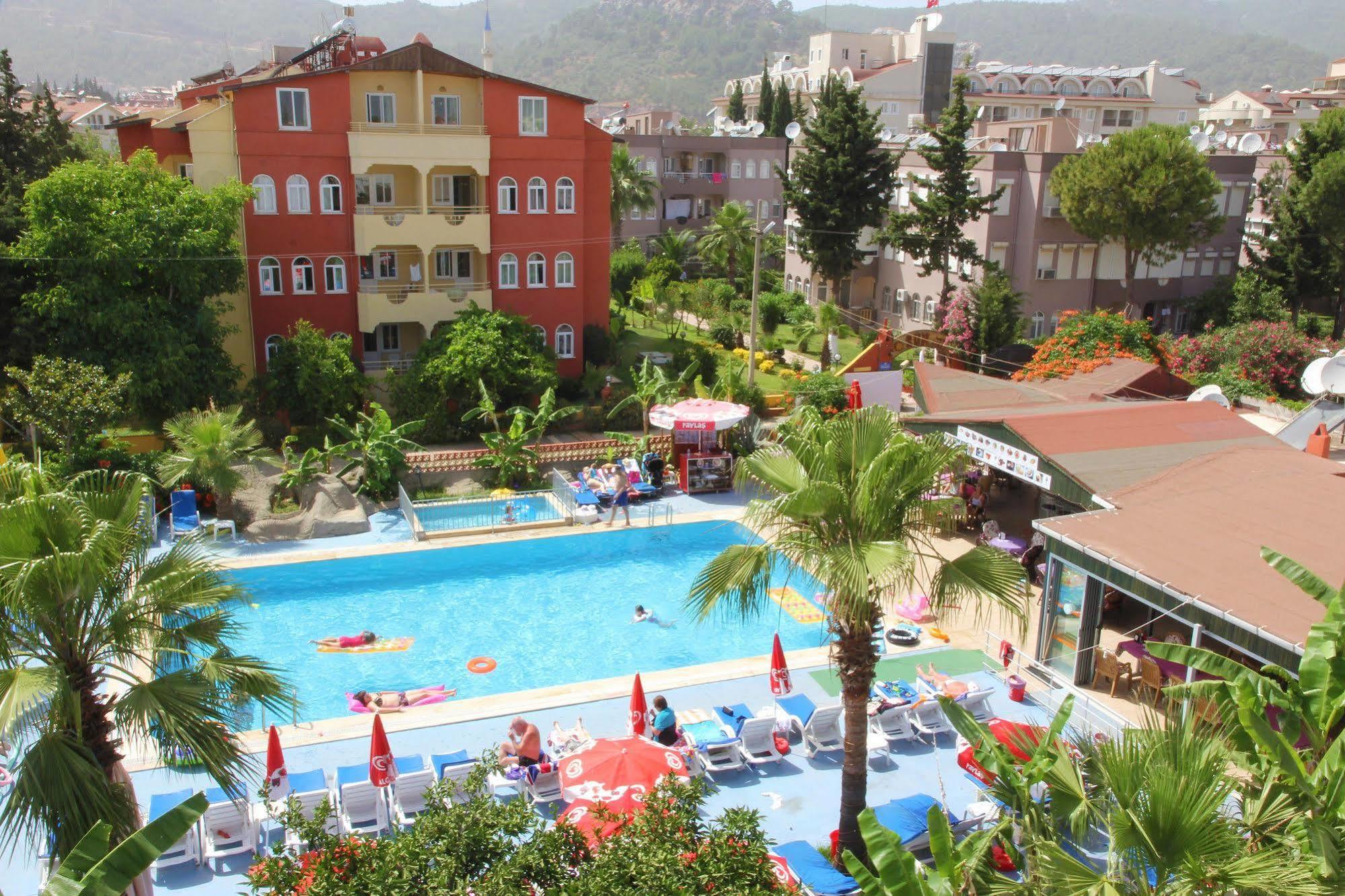 Sun Apartments Marmaris Buitenkant foto