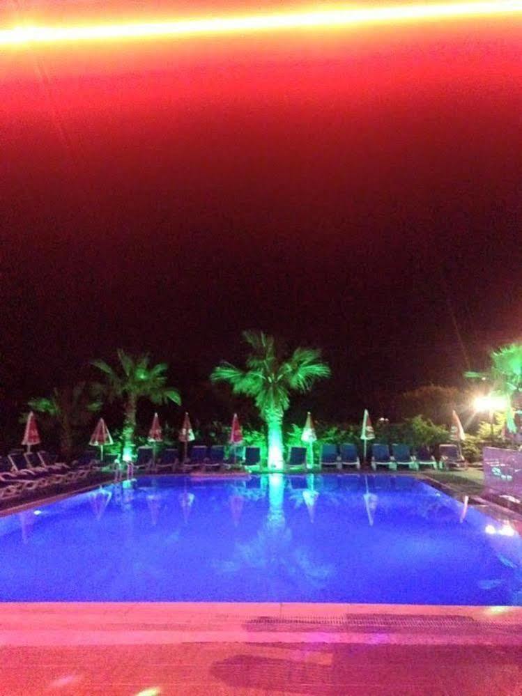 Sun Apartments Marmaris Buitenkant foto